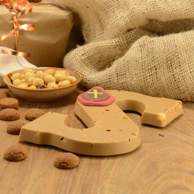 Foto van Chocoladeletter salted caramel met hazelnoot