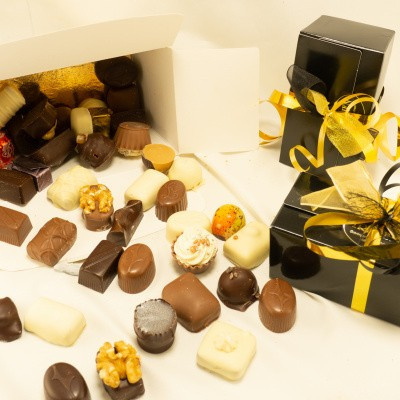 Doosje Bonbons Pure chocolade Doosje Bonbons Pure chocolade