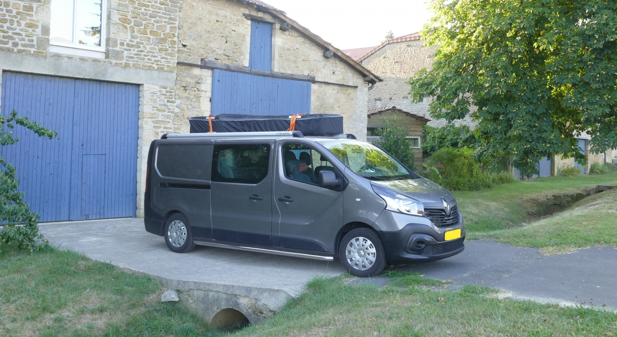 Blog foto van het artikel: Transporthoezen van de Boer Vrachtbescherming door weer en wind! - Leuk voorbeeld van de superieure kwaliteit van onze DELUXE transporthoezen: