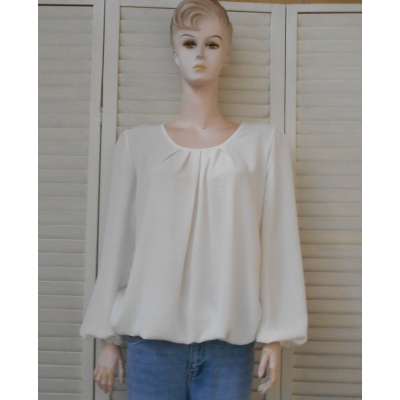 Foto van OLM51 - Dames Shirt - Off-white - Elastiek Aan Onderzijde - Ronde Hals