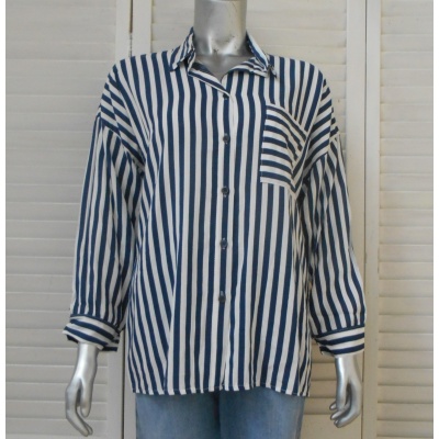 Foto van Vivi Mode - Blouse - Navy / Off-white - Verticaal Gestreept