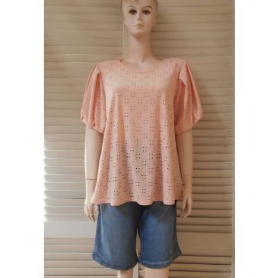 Foto van New Feeling Paris - Dames Shirt - Zachtroze - Pofmouwtjes - Geborduurd Gaatjes Motief