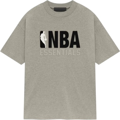 Fear Of God T-shirt Grijs NBA Warm Heather Foto van Fear Of God T-shirt Grijs NBA Warm Heather