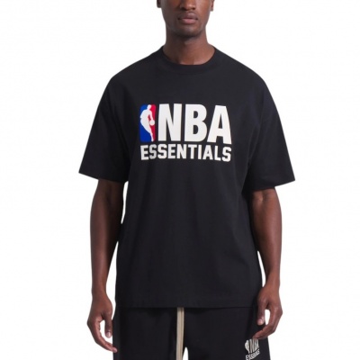 Foto van Fear Of God T-shirt Zwart NBA
