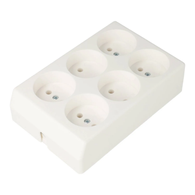 Stekkerdoos zonder randaarde 6 voudig wit Stekkerdoos zonder randaarde 6 voudig wit