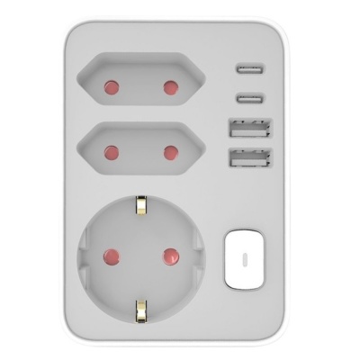 Stekkeradapter multi +USB +USB-C Stekkeradapter multi +USB +USB-C