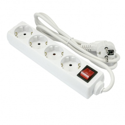 Stekkerdoos 4 voudig 1,5mtr snoer met schakelaar wit Foto van Stekkerdoos 4 voudig 1,5mtr snoer met schakelaar wit