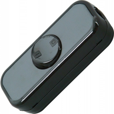 Snoerschakelaar zwart met randaarde 10A Foto van Snoerschakelaar zwart met randaarde 10A