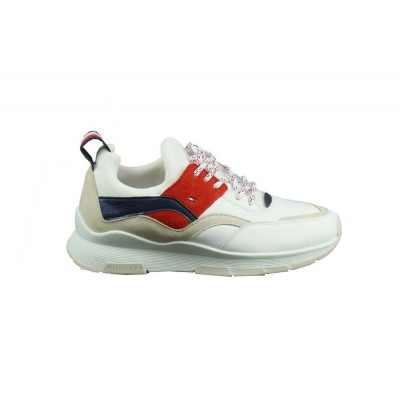 Foto van TOMMY HILFIGER DAMES SNEAKERS WIT LIFESTYLE