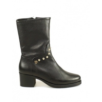 Foto van TOMMY HILFIGER DAMES KORTE LAARZEN ZWART ROUND STUD MID HEEL BOOT