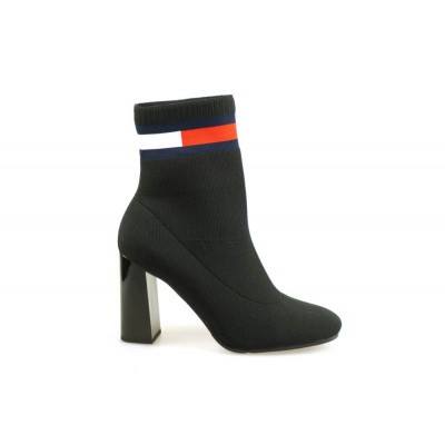 Foto van TOMMY HILFIGER DAMES KORTE LAARZEN ZWART SOCK HEELED BOOT
