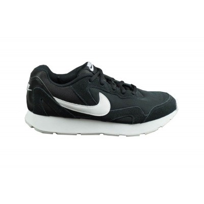 Foto van NIKE DAMES SNEAKERS ZWART DELFINE