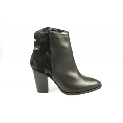 Foto van TOMMY HILFIGER LOPEZ 5B 990 BLACK - KORTE LAARS
