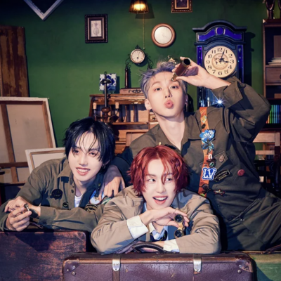 Foto van M.O.N.T - Somewhere Out There - Signed Photobook