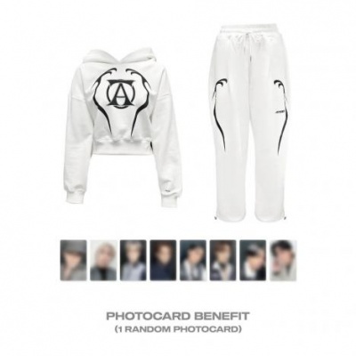 Foto van Ateez - 2025 Towards The Light: Will to Power - Cropped Hoodie & Pants Set - Size L 