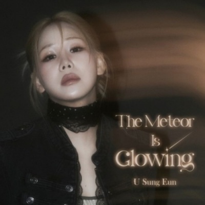 Foto van [Pre Order] U Sung Eun - The Meteor Is Glowing