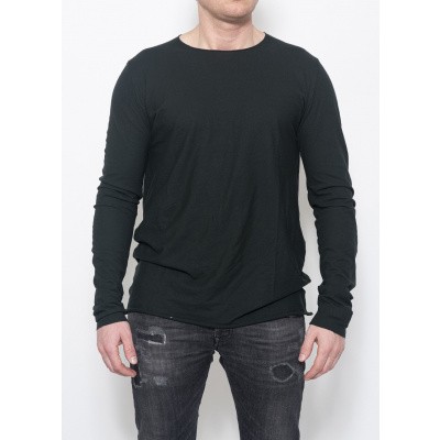 Hannes Roether L/S T-shirt Black Forest Foto van Hannes Roether L/S T-shirt Black Forest