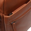 Foto van The Chesterfield Brand Schoudertas Anzora Cognac