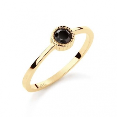Foto van 14 krt geelgouden ring met zwarte zirkonia 2140178