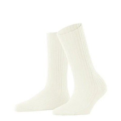 Foto van FALKE DAMES COSY WOOL BOOT DAMEN OFF-WHITE
