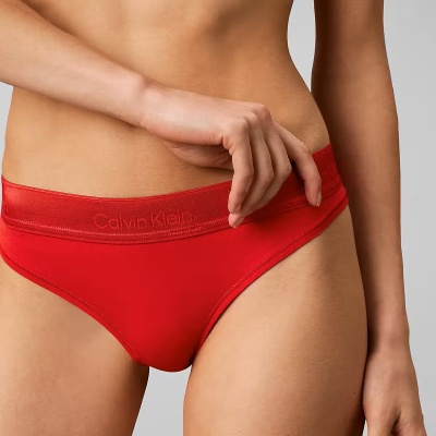 Foto van CALVIN KLEIN THONG LV00QF8826VTW GOJI BERRY