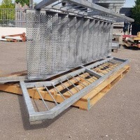Afbeelding van Gegalvaniseerde trap met staander