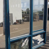 Afbeelding van 7 stuks kozijnen met dubbelglas