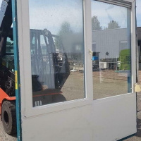 Afbeelding van 7 stuks kozijnen met dubbelglas
