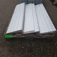 Afbeelding van Traanplaat aluminium traptreden
