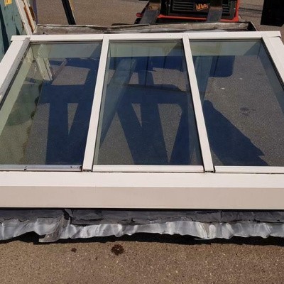Aluminium raamkozijn met dubbelglas Aluminium raamkozijn met dubbelglas