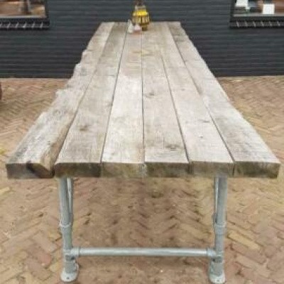 Vuren houten buiten tafel Vuren houten buiten tafel