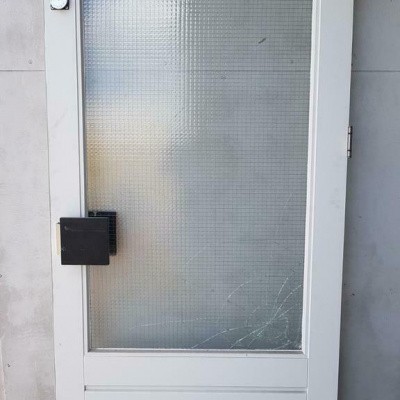 Hardhouten deur Hardhouten deur