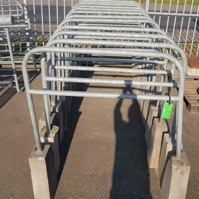 Afzet hekken met betonnen voet, fietsenrekken Afzet hekken met betonnen voet, fietsenrekken