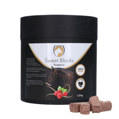 Excellent Horse Sweet Blocks Raspberry 1,2 kg Foto van Excellent Horse Sweet Blocks Raspberry 1,2 kg