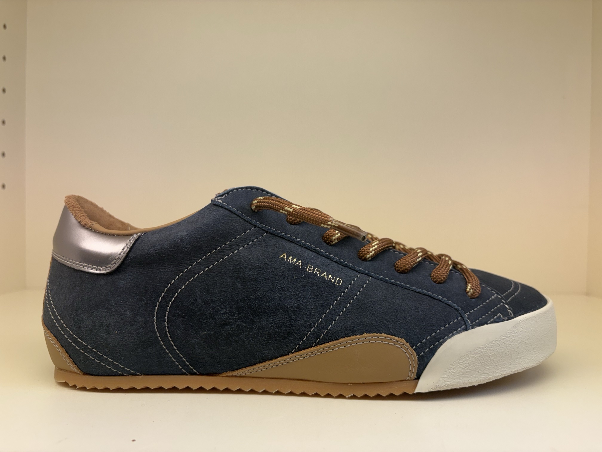 Sneaker