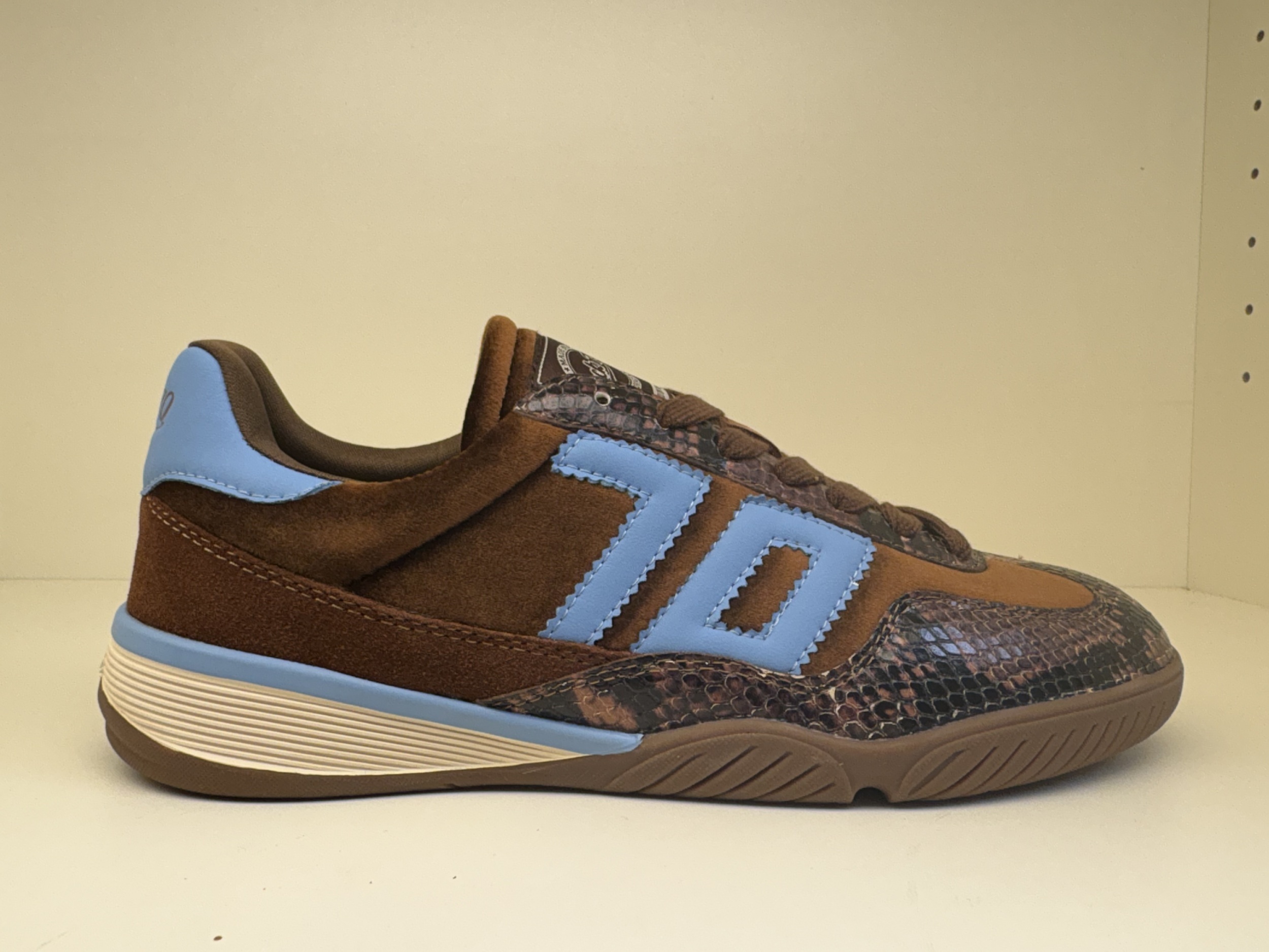 Sneaker