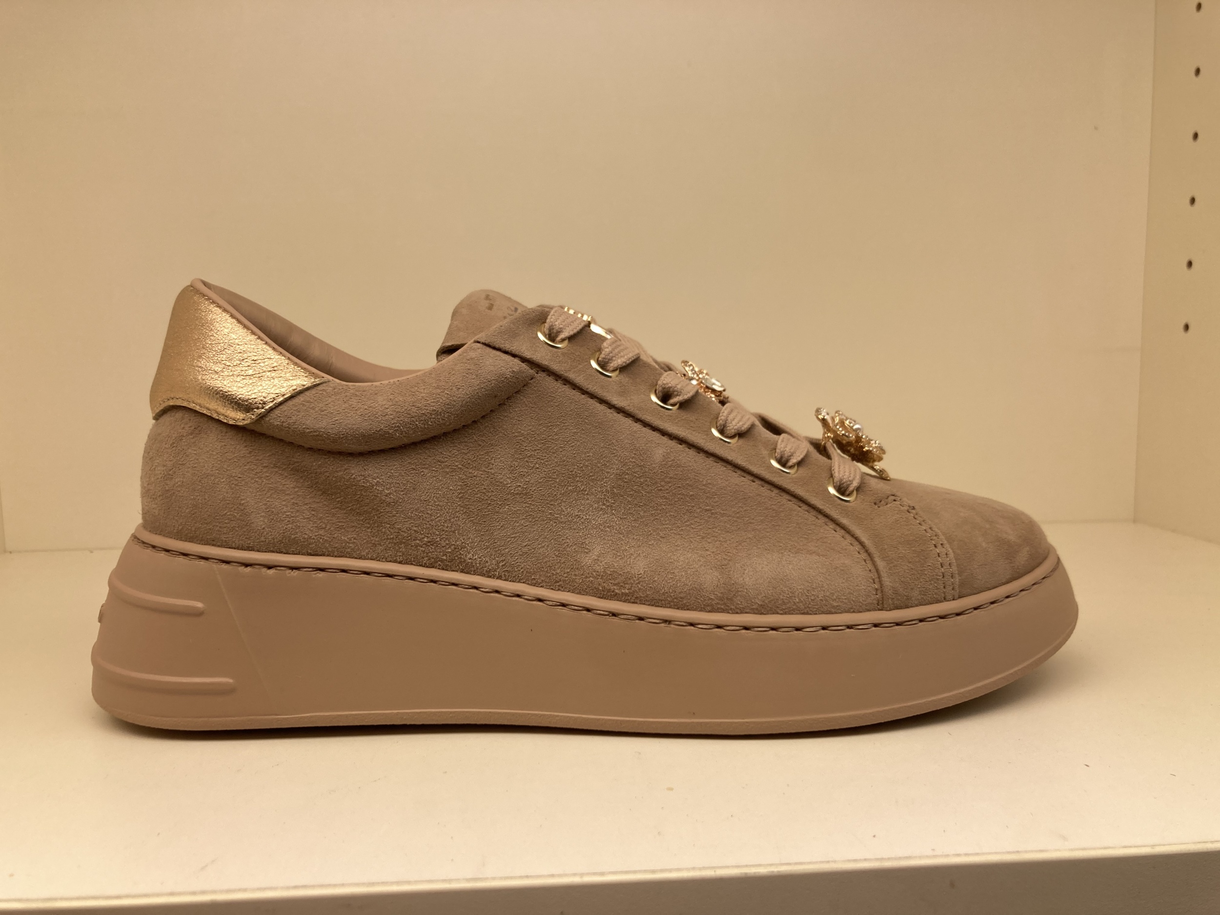 Sneaker
