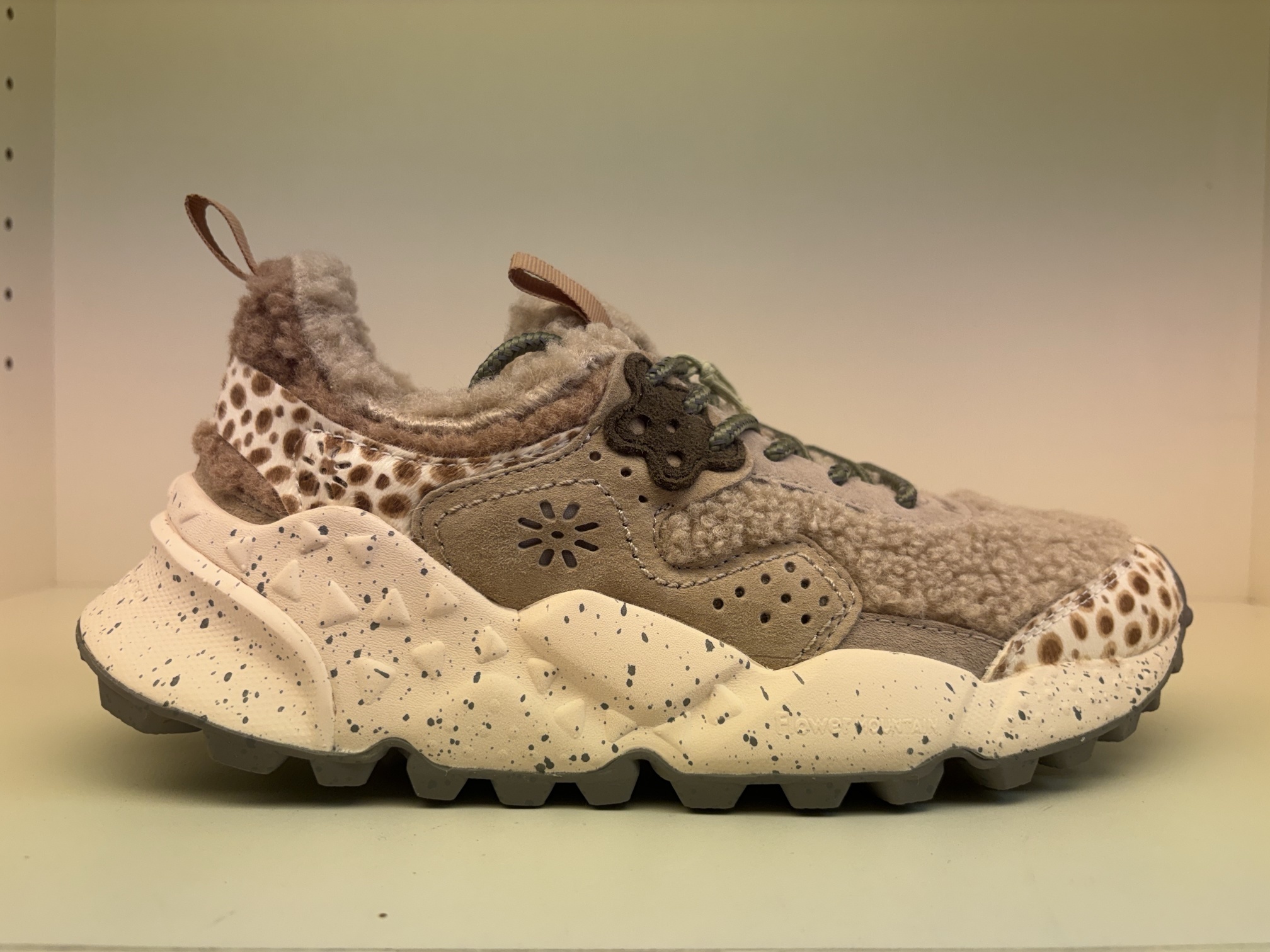 Sneaker