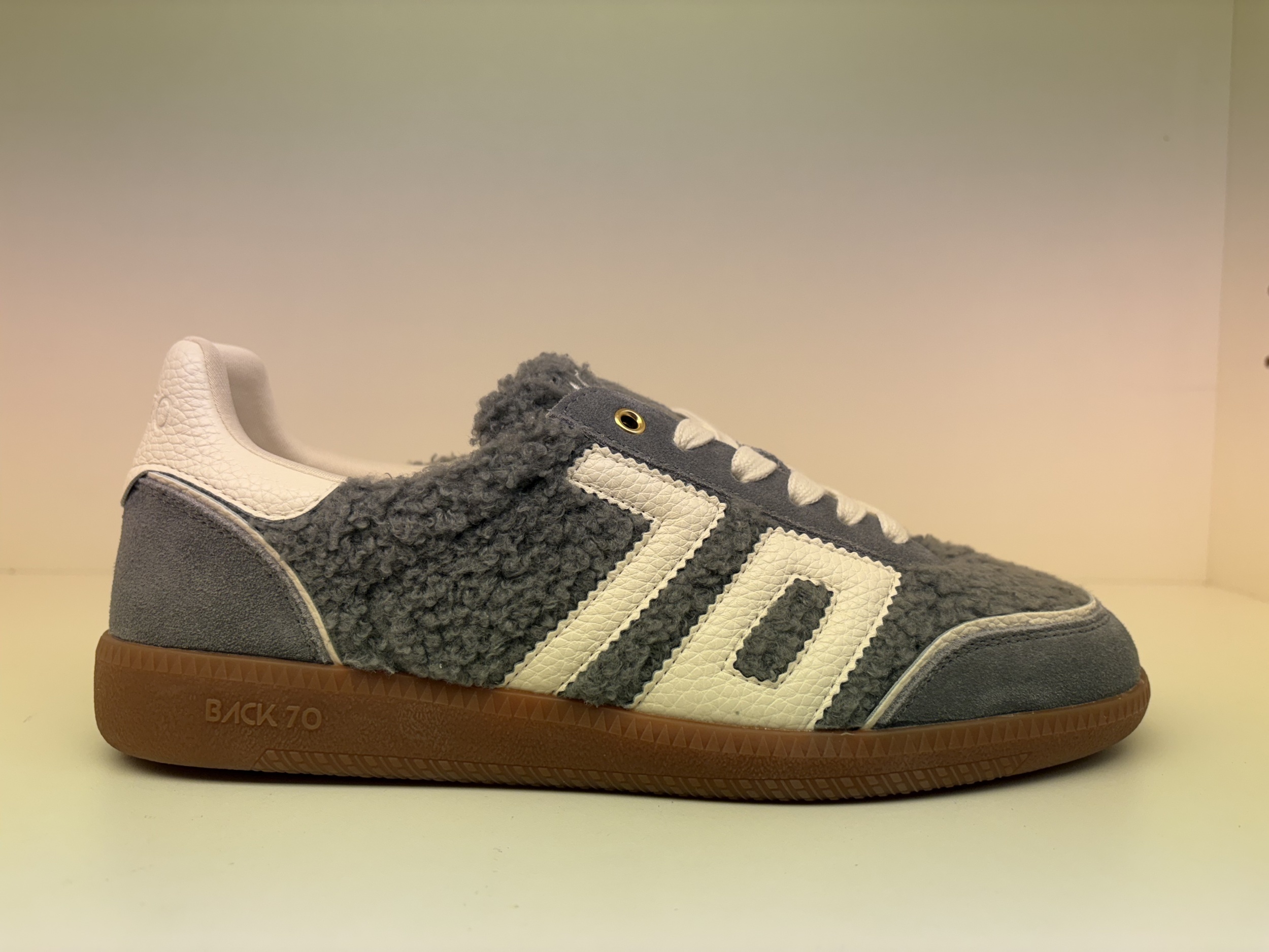 Sneaker