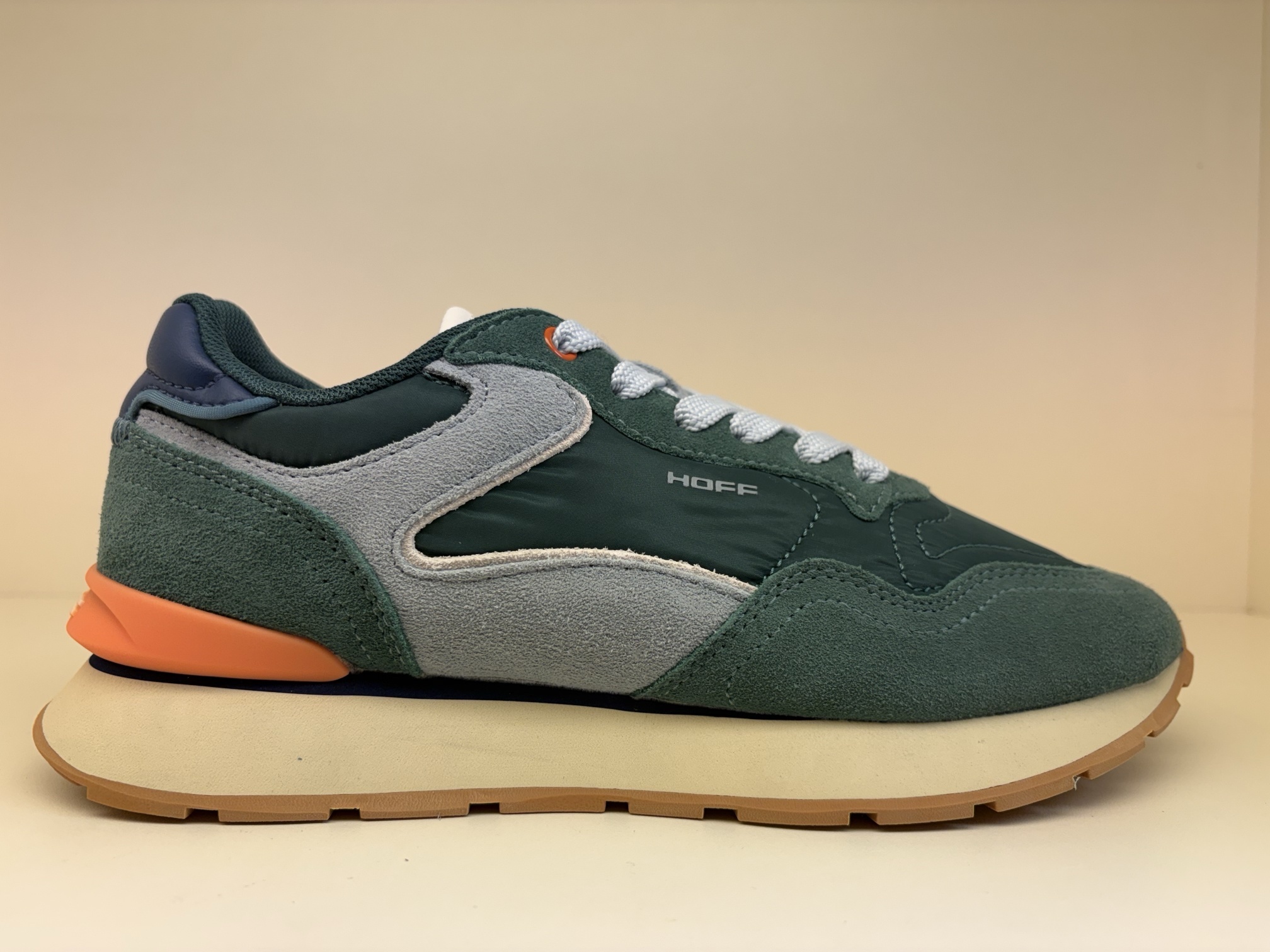 Sneaker