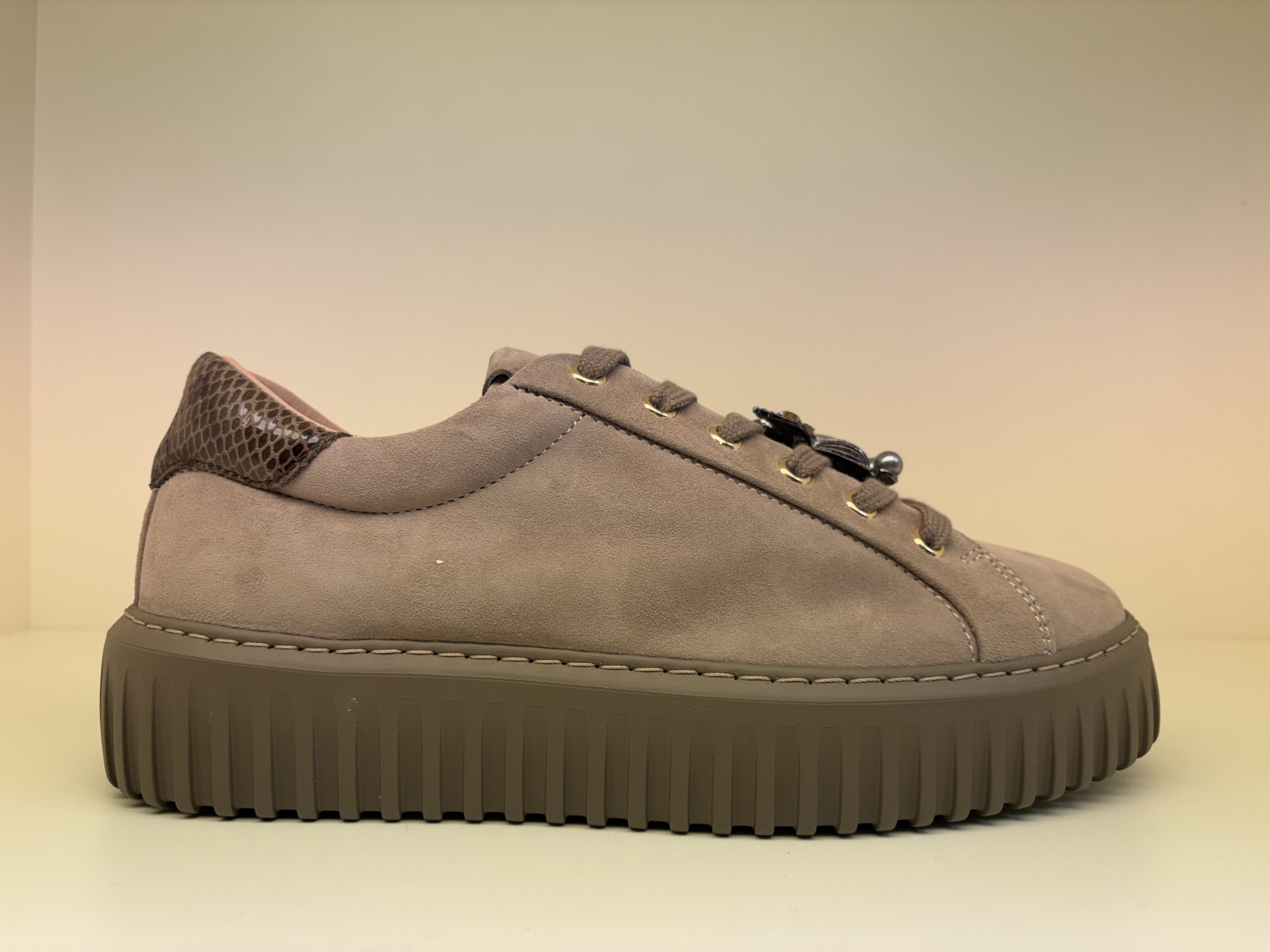 Sneaker