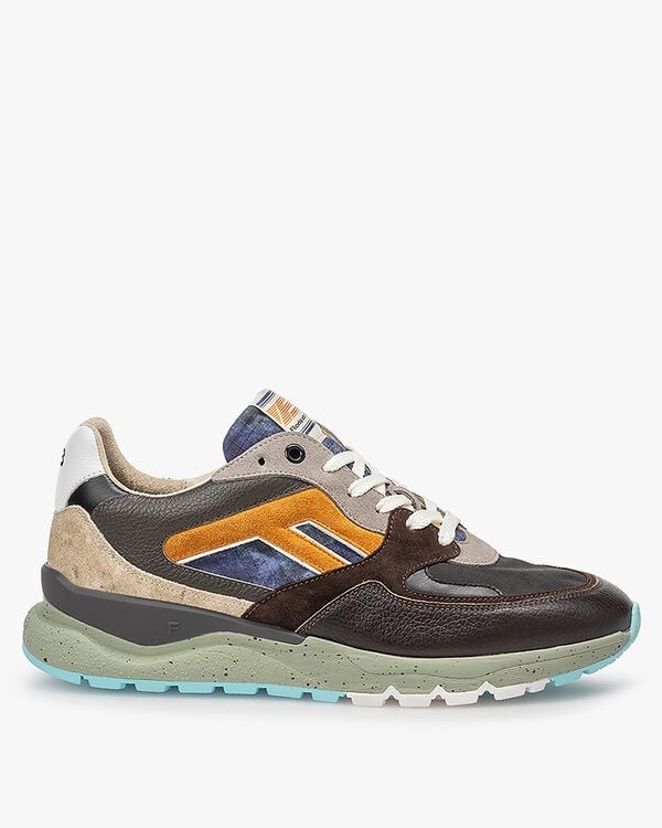 Sneaker