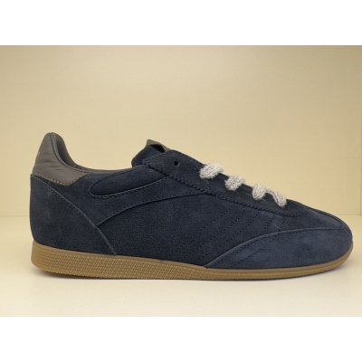 Foto van Sneaker