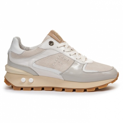 Foto van Sneaker