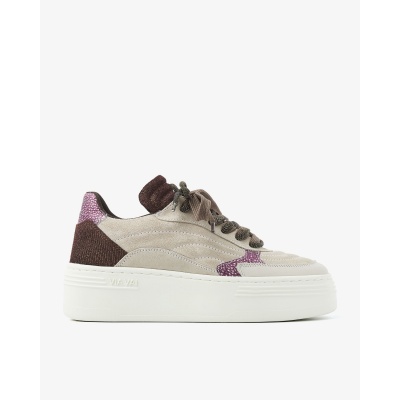 Foto van Sneaker