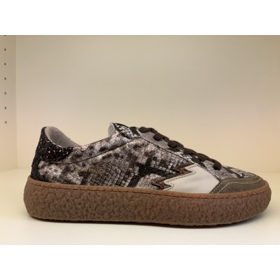 Foto van Sneaker