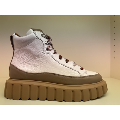 Foto van Hoge veterschoen