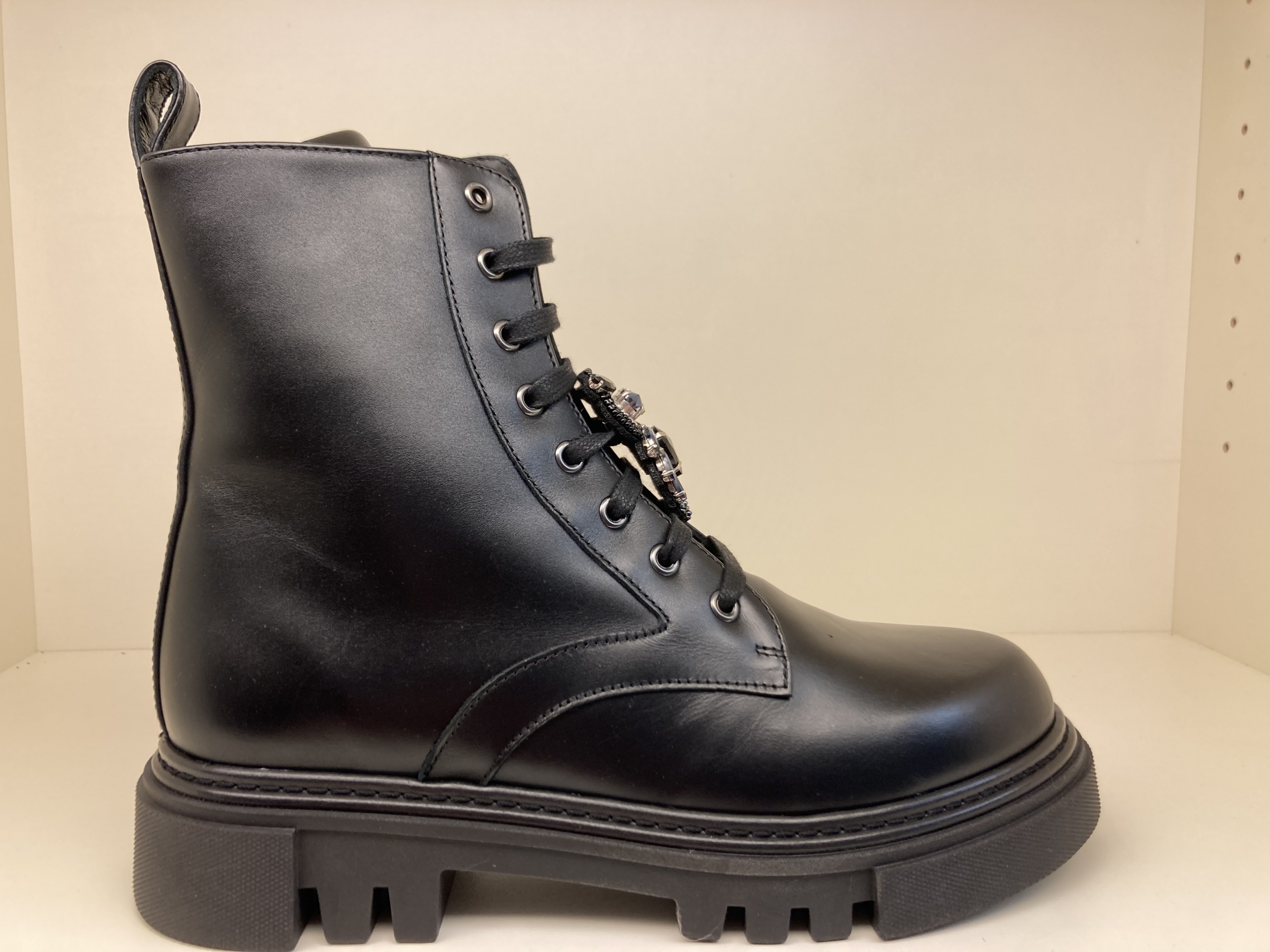 Hoge veterschoen met rits