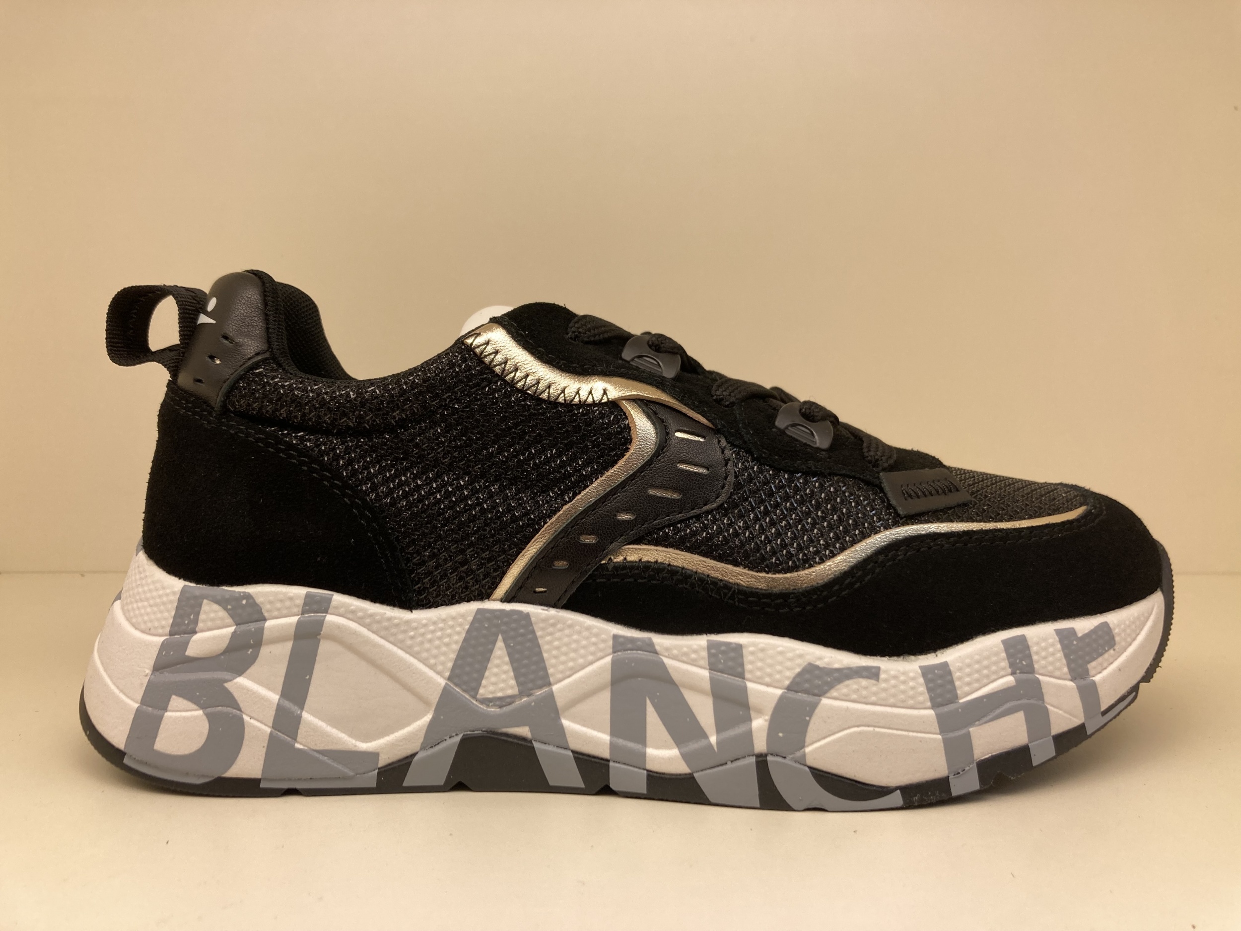 Sneaker
