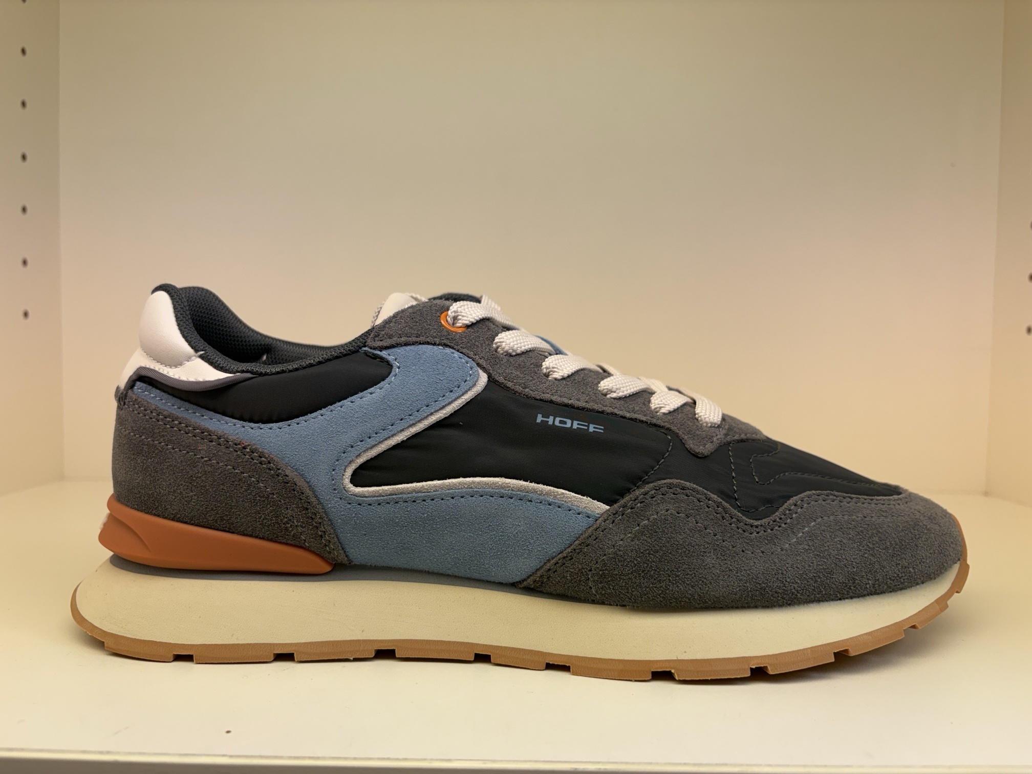 Sneaker